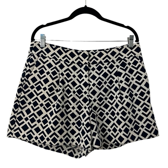 Ann Taylor Blue and White Patterned High Waisted Shorts Size 8 - Picture 1 of 8